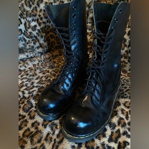 Dr. Martens boots 1940 5400 tall black 14 eye